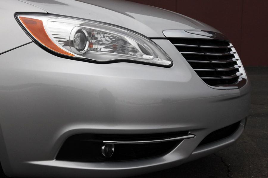 Chrysler 200 Convertible 2011 года  (фото 66 из 73)